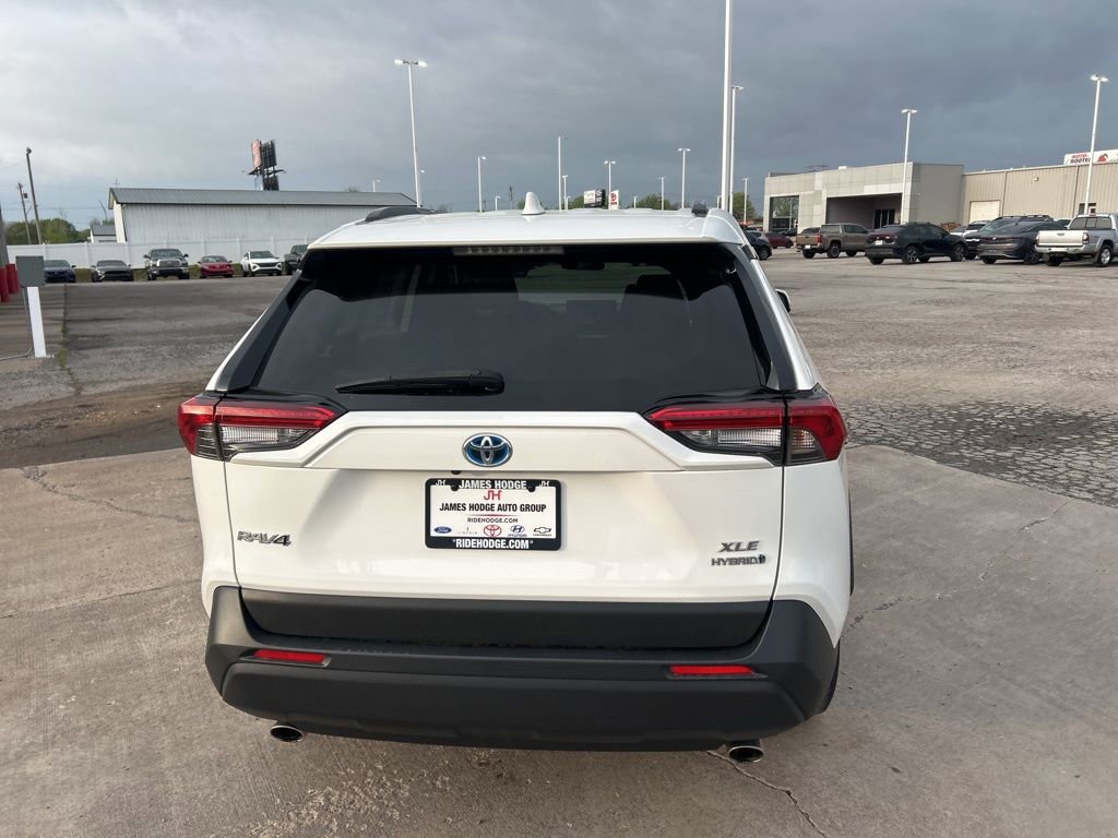 Used 2022 Toyota RAV4 XLE w/ XLE Grade Weather Package image 7