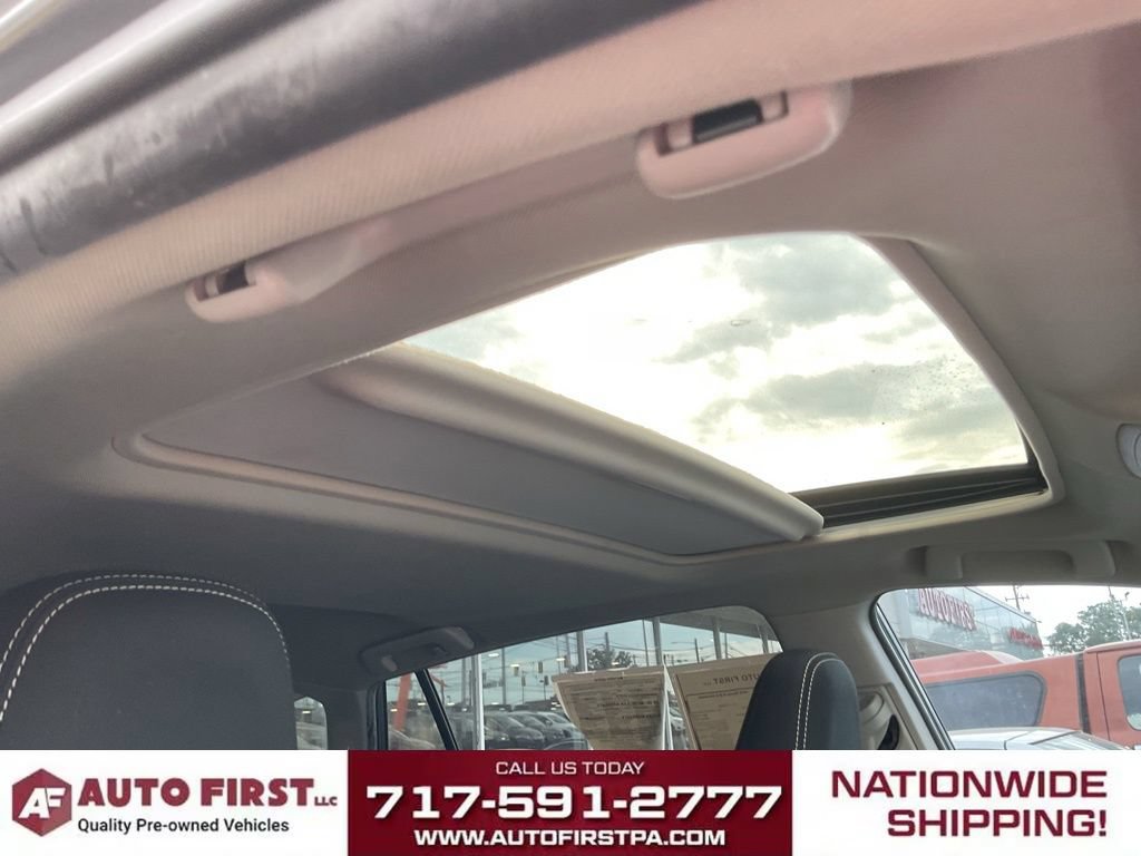 Used 2018 Toyota RAV4 XLE AWD/4WD image 14