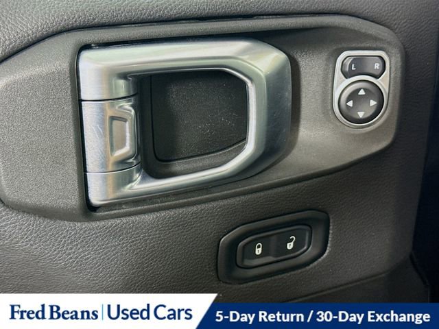 Used 2023 Jeep Wrangler Unlimited Sahara AWD/4WD image 25