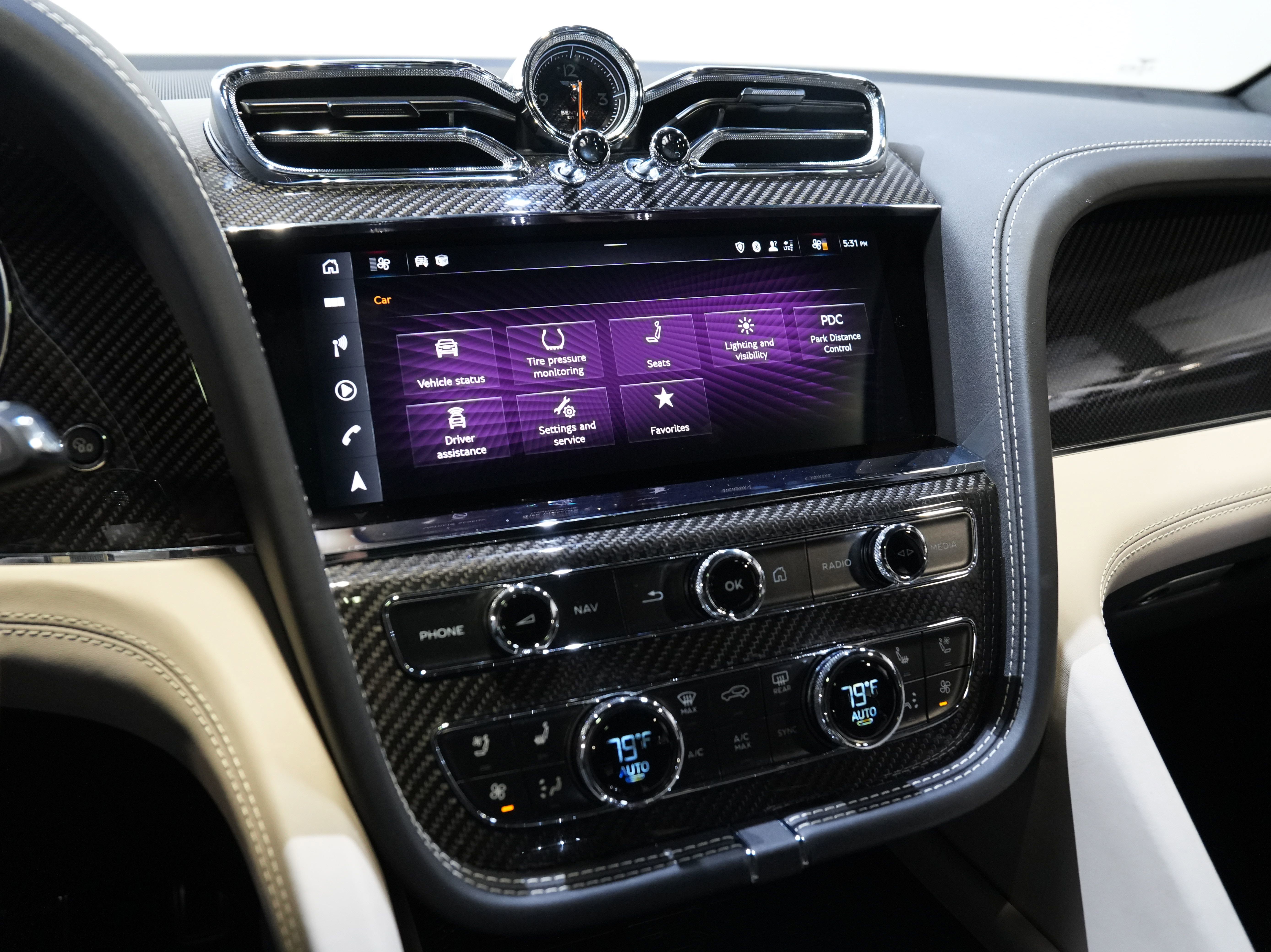 Used 2022 Bentley Bentayga image 47