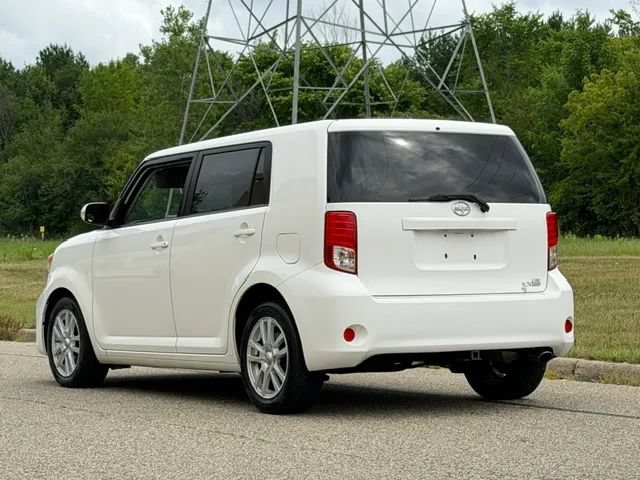 Used 2012 Scion xB FWD image 11