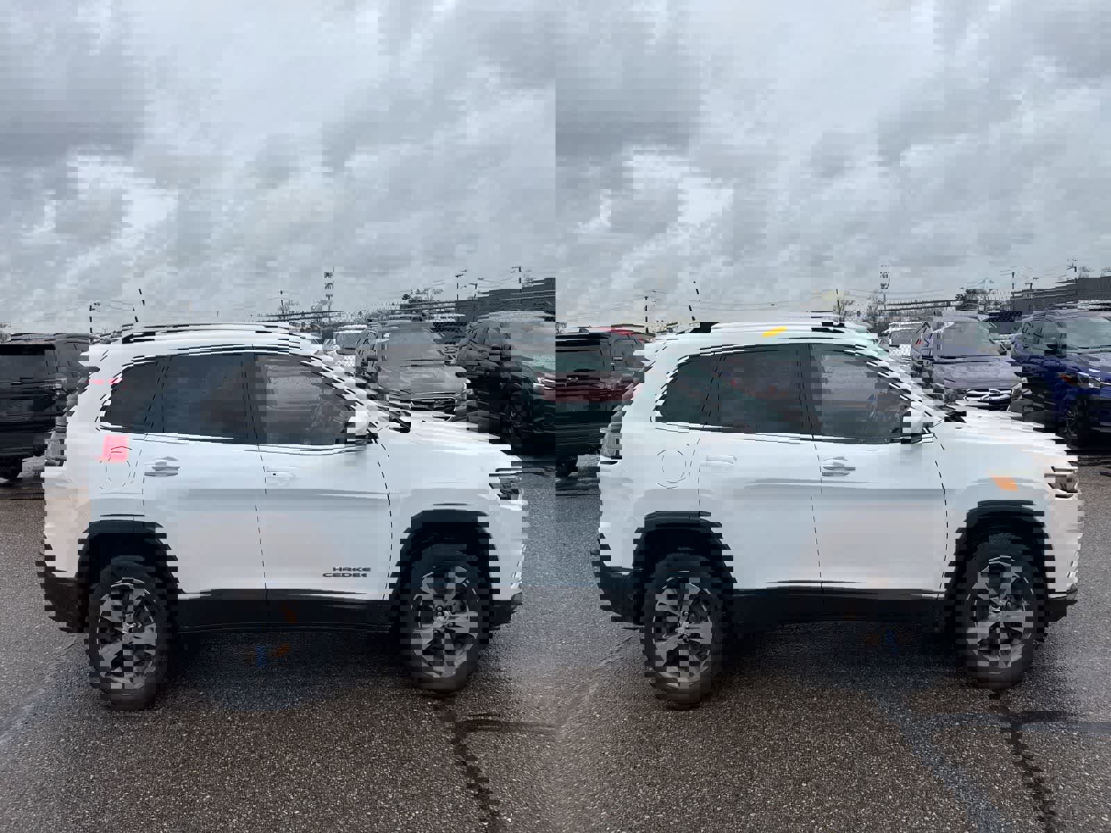 Used 2020 Jeep Cherokee Limited image 9