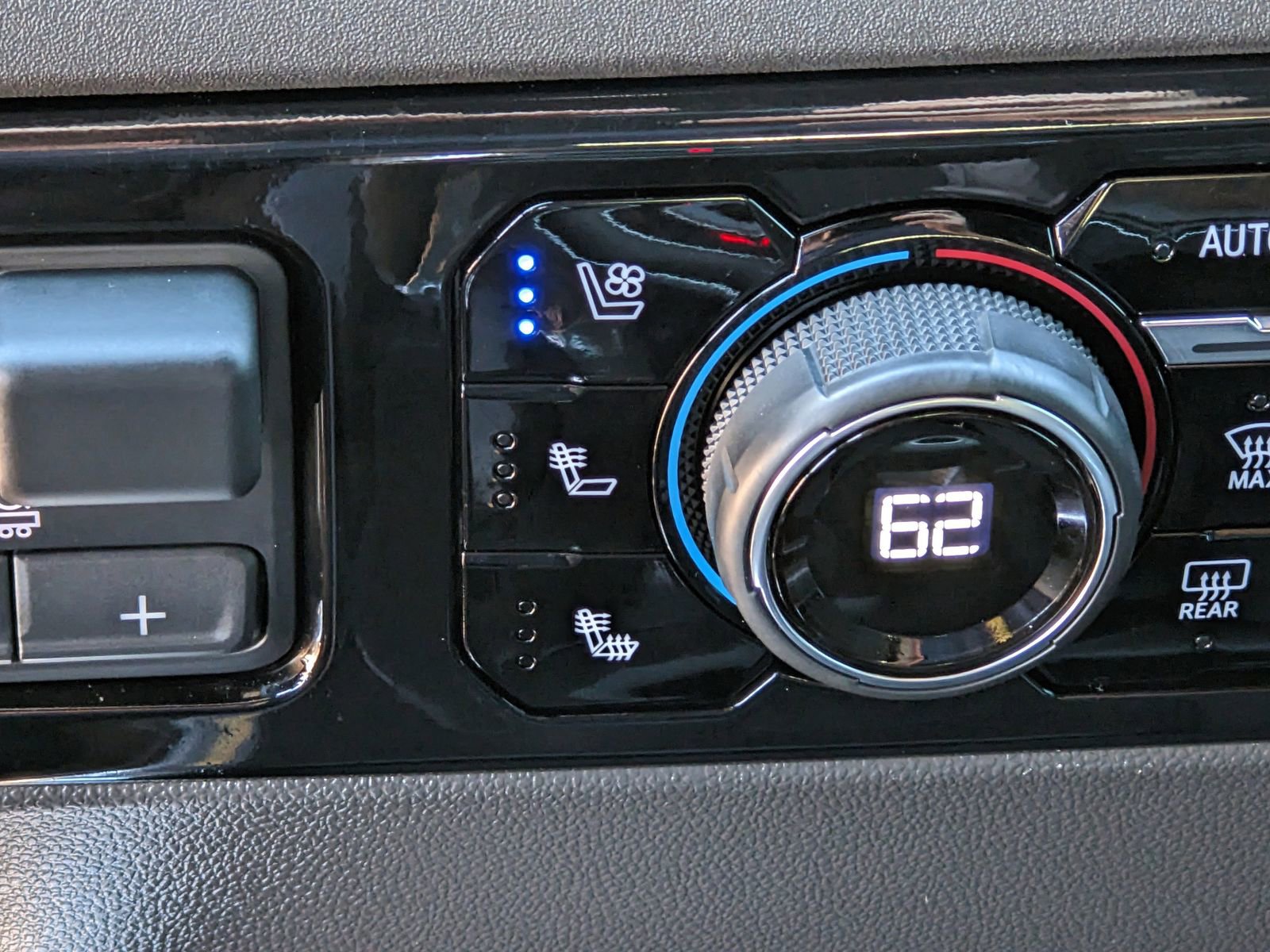 Used 2025 Chevrolet Silverado 1500 High Country image 28