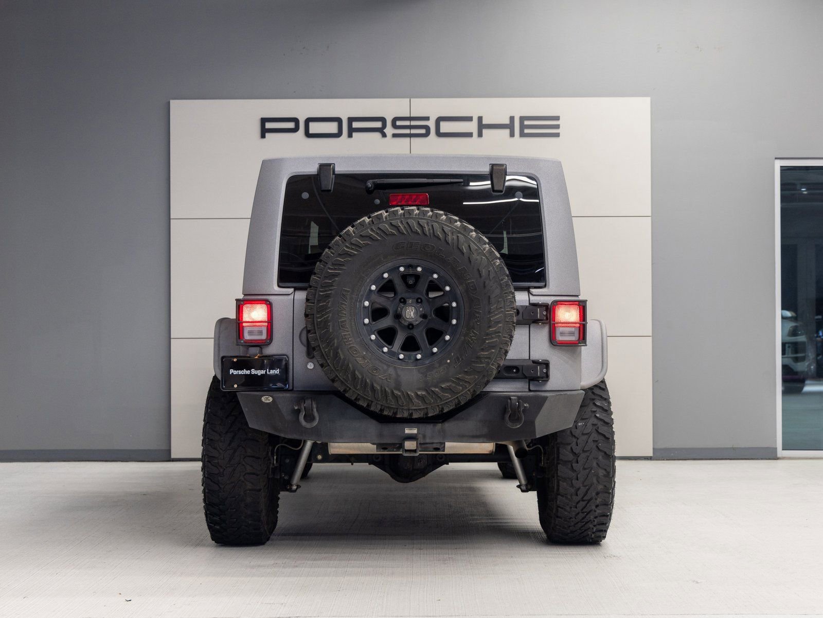 Used 2014 Jeep Wrangler Unlimited Sahara w/ Max Tow Package image 6