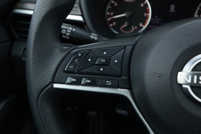 Used 2023 Nissan Altima 2.5 SV FWD image 13