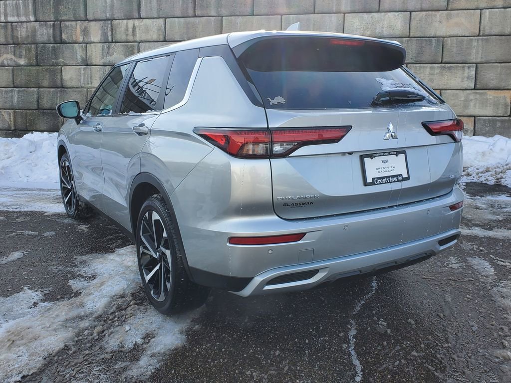 Used 2024 Mitsubishi Outlander SE image 3