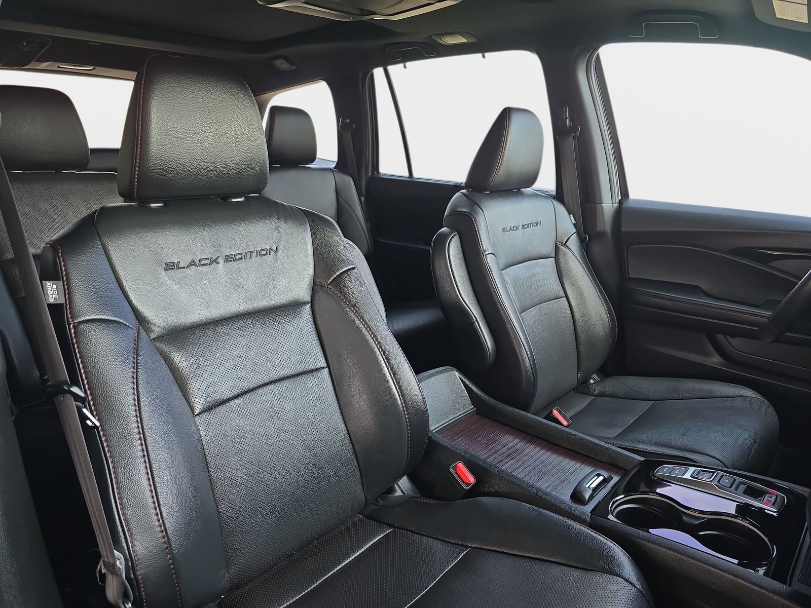 Certified 2022 Honda Pilot Black Edition image 12