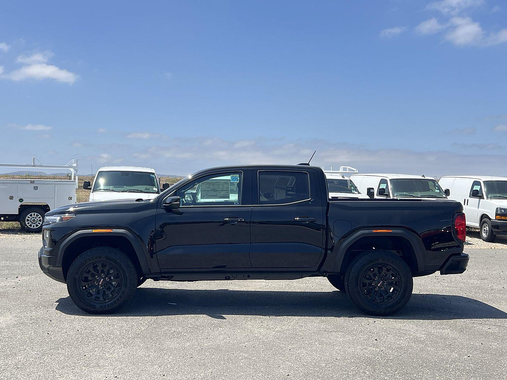 New 2026 GMC Canyon Elevation w/ LPO, Black Badging Package RWD image 6