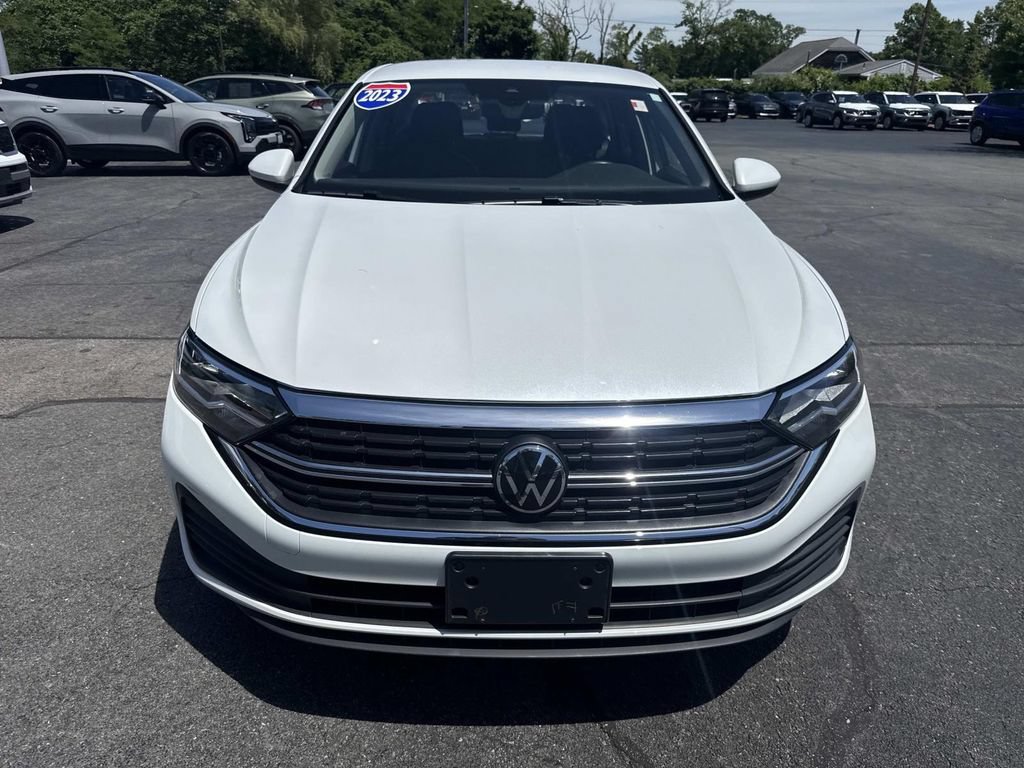 Used 2023 Volkswagen Jetta SE FWD image 11