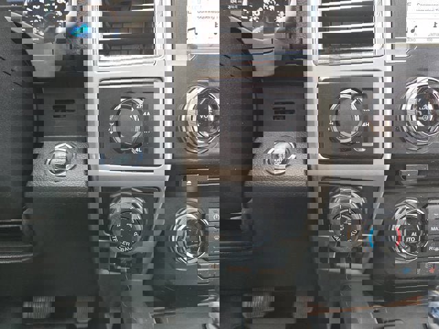 Used 2016 Ford F150 Lariat w/ Equipment Group 502A Luxury AWD/4WD image 21