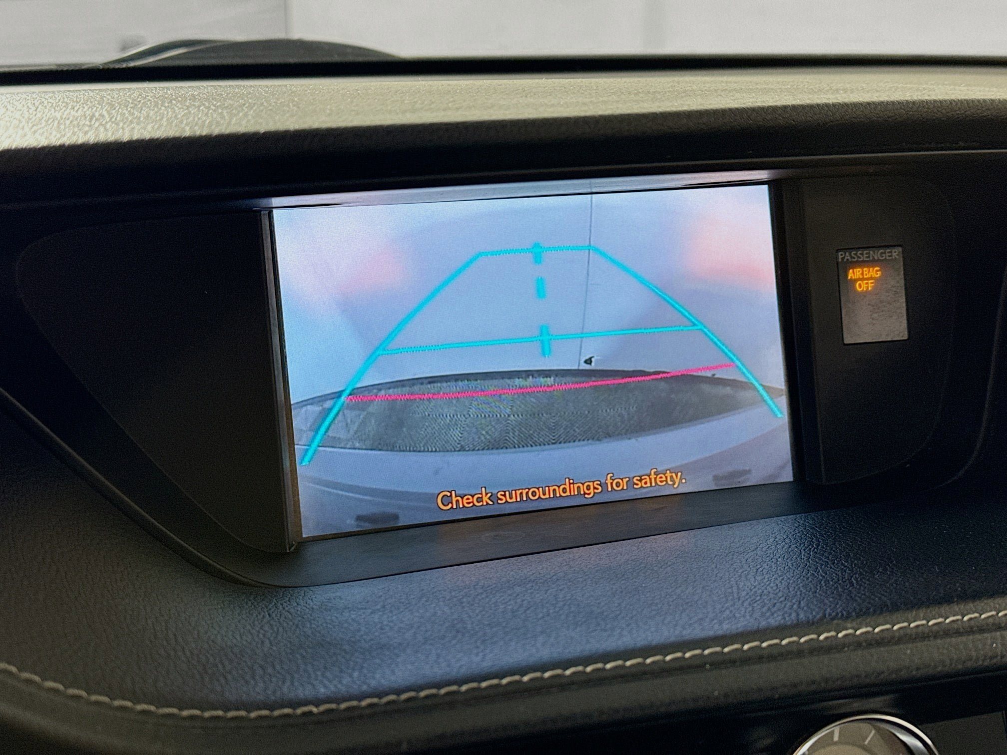 Used 2014 Lexus ES 300h w/ Premium Package w/Bamboo Trim FWD image 3