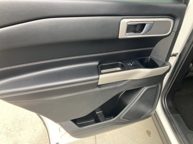 Used 2022 Ford Explorer XLT w/ Equipment Group 202A image 21