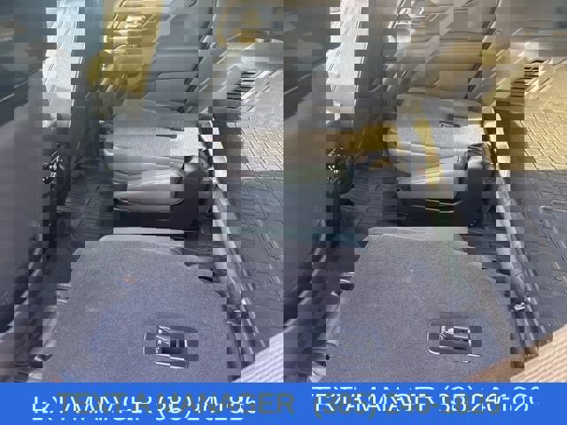 Used 2025 GMC Yukon AT4 w/ AT4 Premium Plus Package image 16