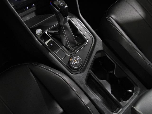 Certified 2024 Volkswagen Tiguan SE image 14