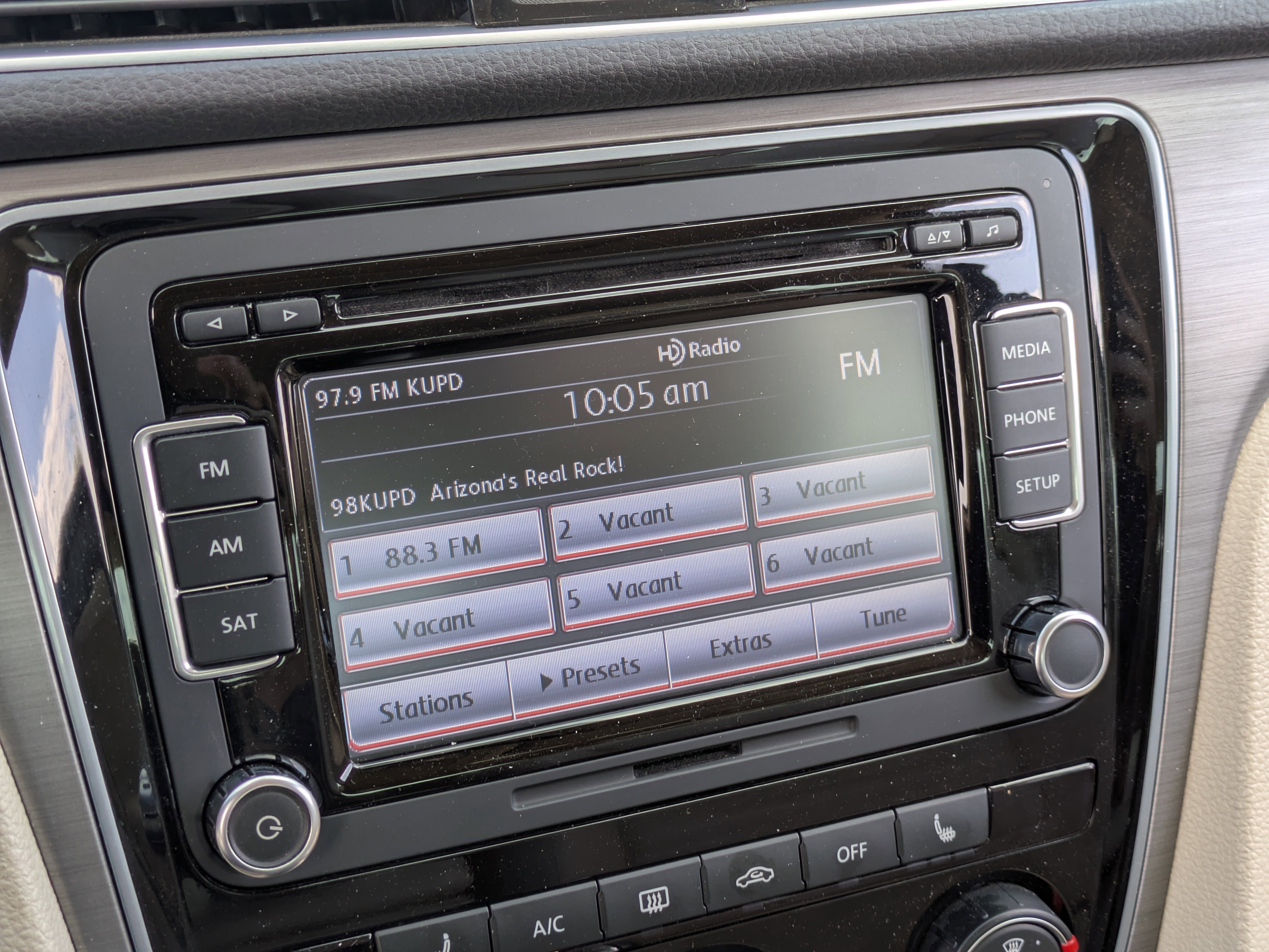 Used 2014 Volkswagen Passat TDI SE image 21