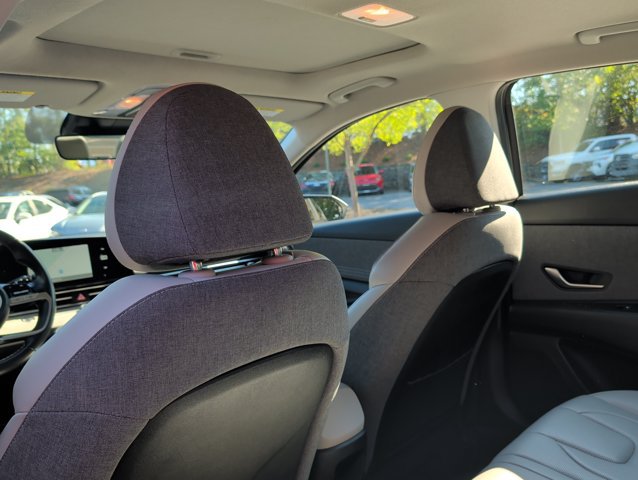 Used 2024 Hyundai Elantra Limited FWD image 18