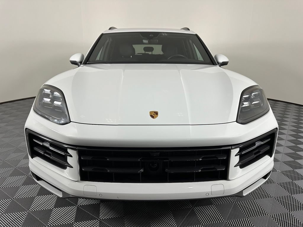 Certified 2025 Porsche Cayenne AWD/4WD image 8