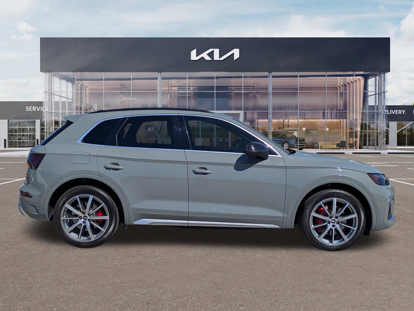 Used 2021 Audi SQ5 Premium Plus w/ Premium Plus Package image 3