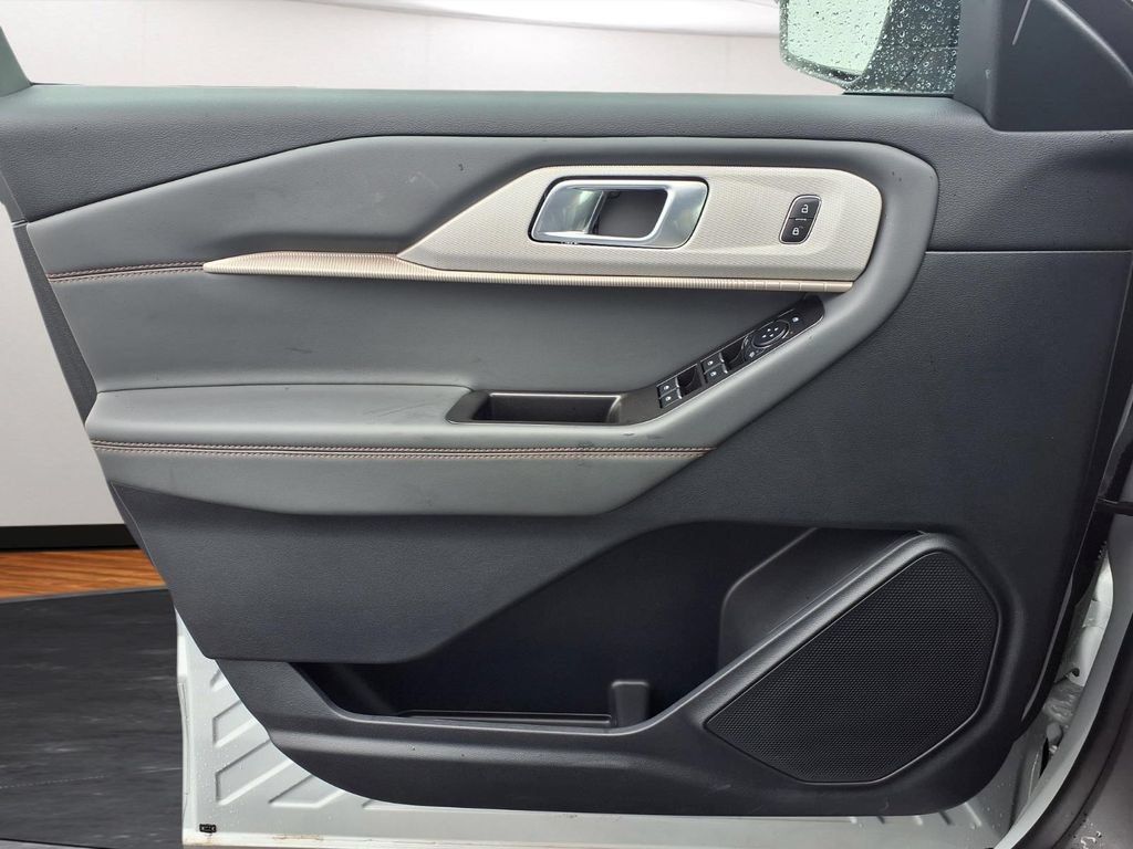 New 2026 Ford Explorer Active AWD/4WD image 16