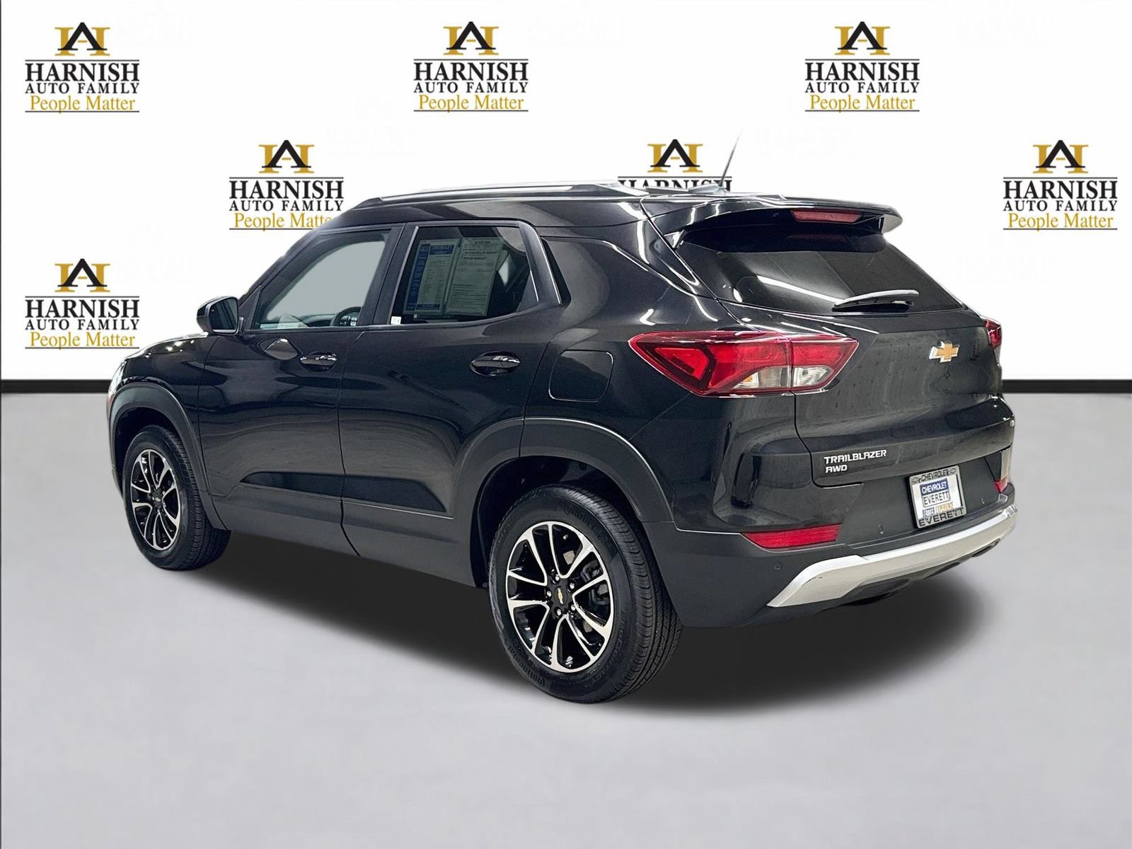 Used 2024 Chevrolet TrailBlazer LT w/ Convenience Package AWD/4WD image 9