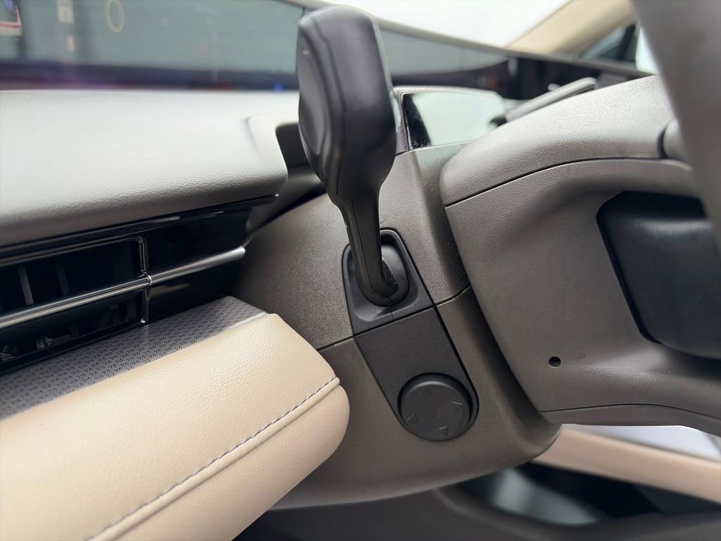 Used 2025 Lincoln Nautilus Premier image 22