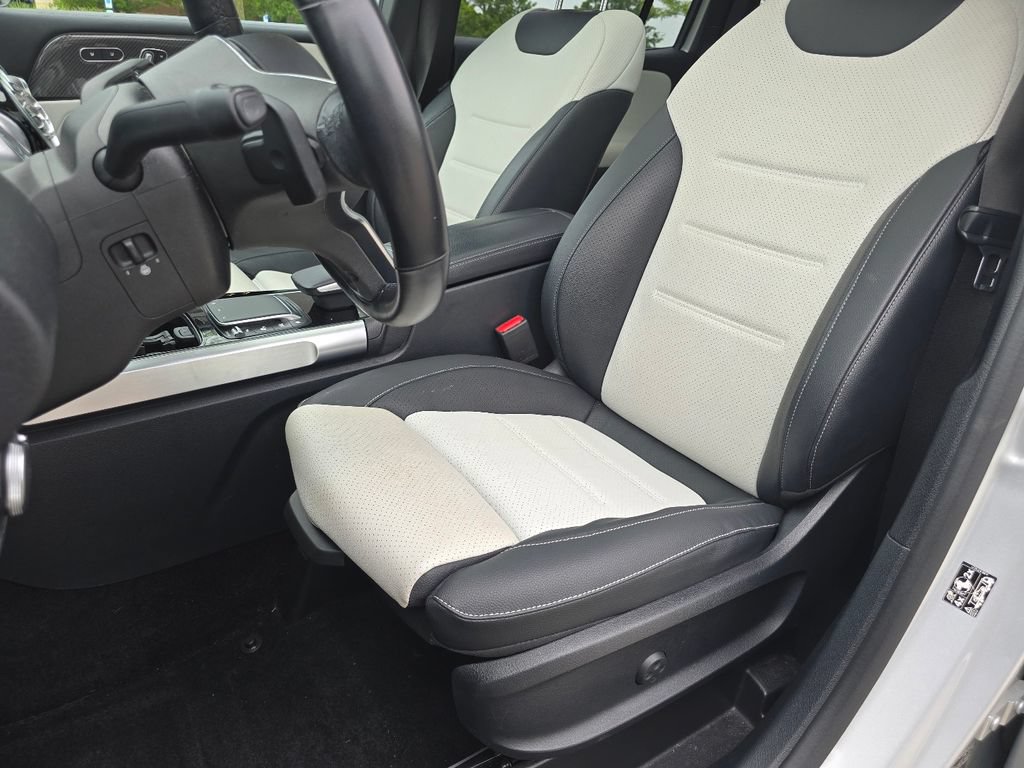 Used 2023 Mercedes-Benz GLB 250 4MATIC image 27