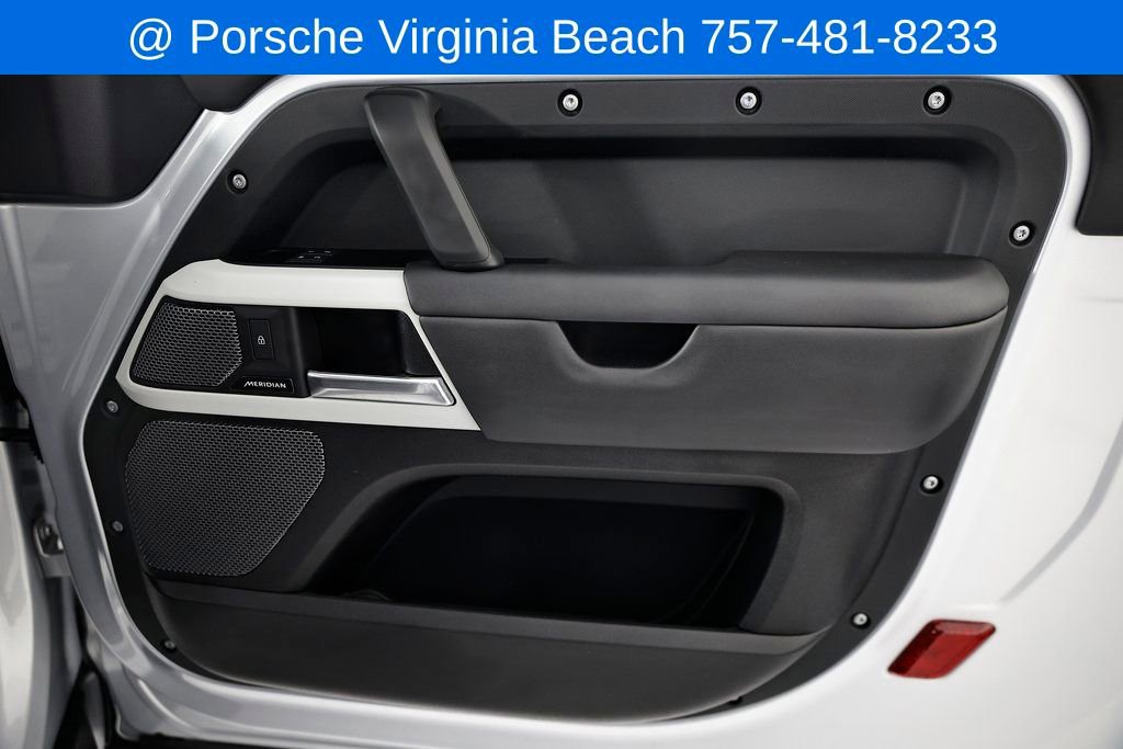 Used 2023 Land Rover Defender 90 S image 28