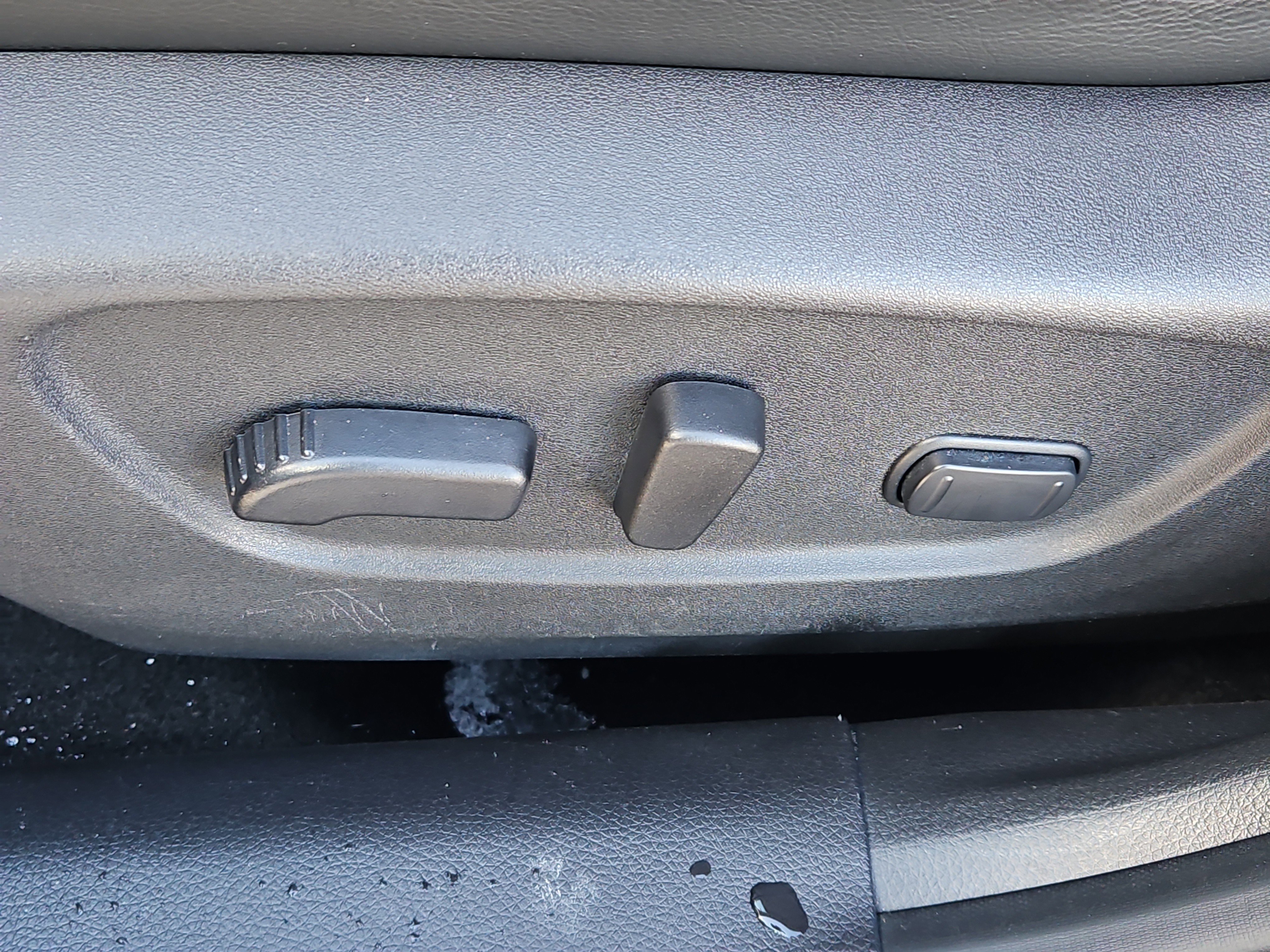 Used 2018 Nissan Rogue SL image 16