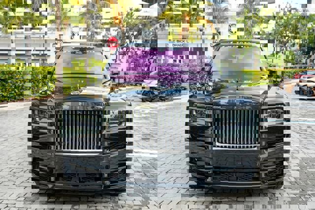 Used 2020 Rolls-Royce Cullinan Black Badge image 7