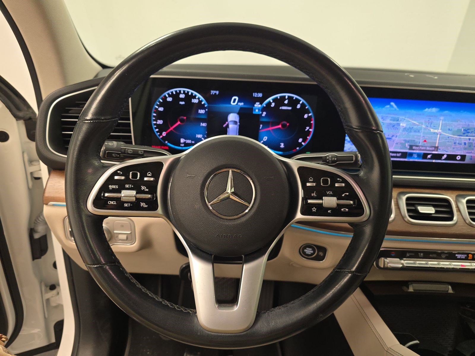 Used 2023 Mercedes-Benz GLE 350 4MATIC w/ Premium Package image 11