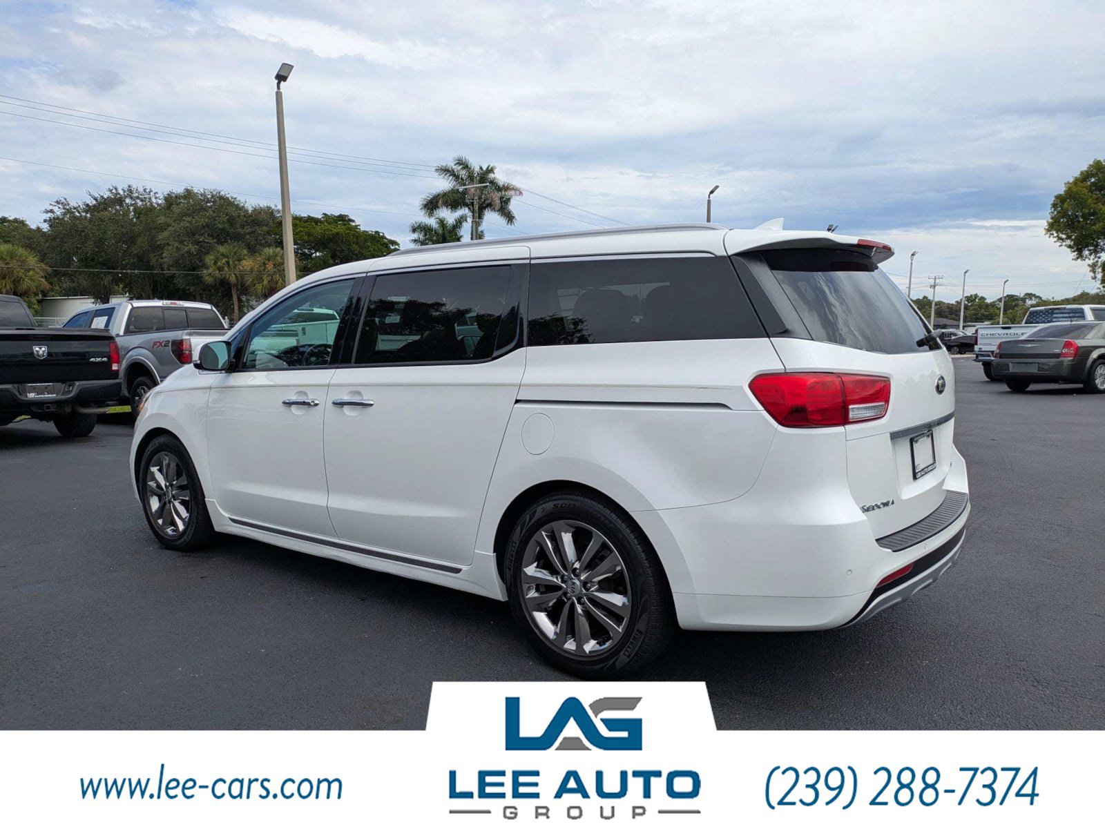 Used 2017 Kia Sedona SX Limited w/ Option Group 030 FWD image 5