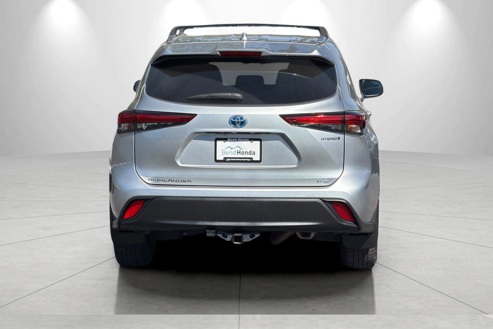 Used 2020 Toyota Highlander XLE AWD/4WD image 7