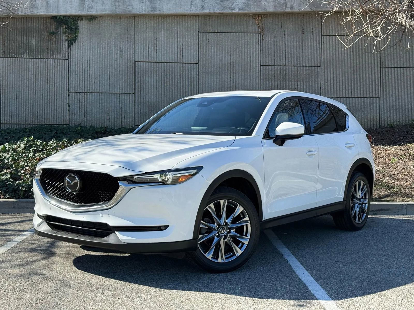 Used 2020 MAZDA CX-5 Signature image 1