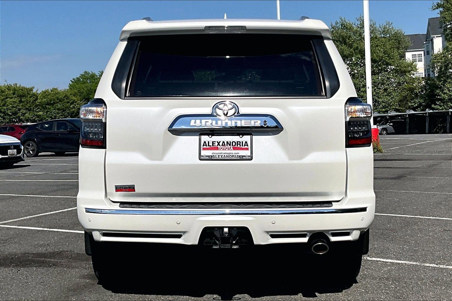 Used 2023 Toyota 4Runner Limited AWD/4WD image 4