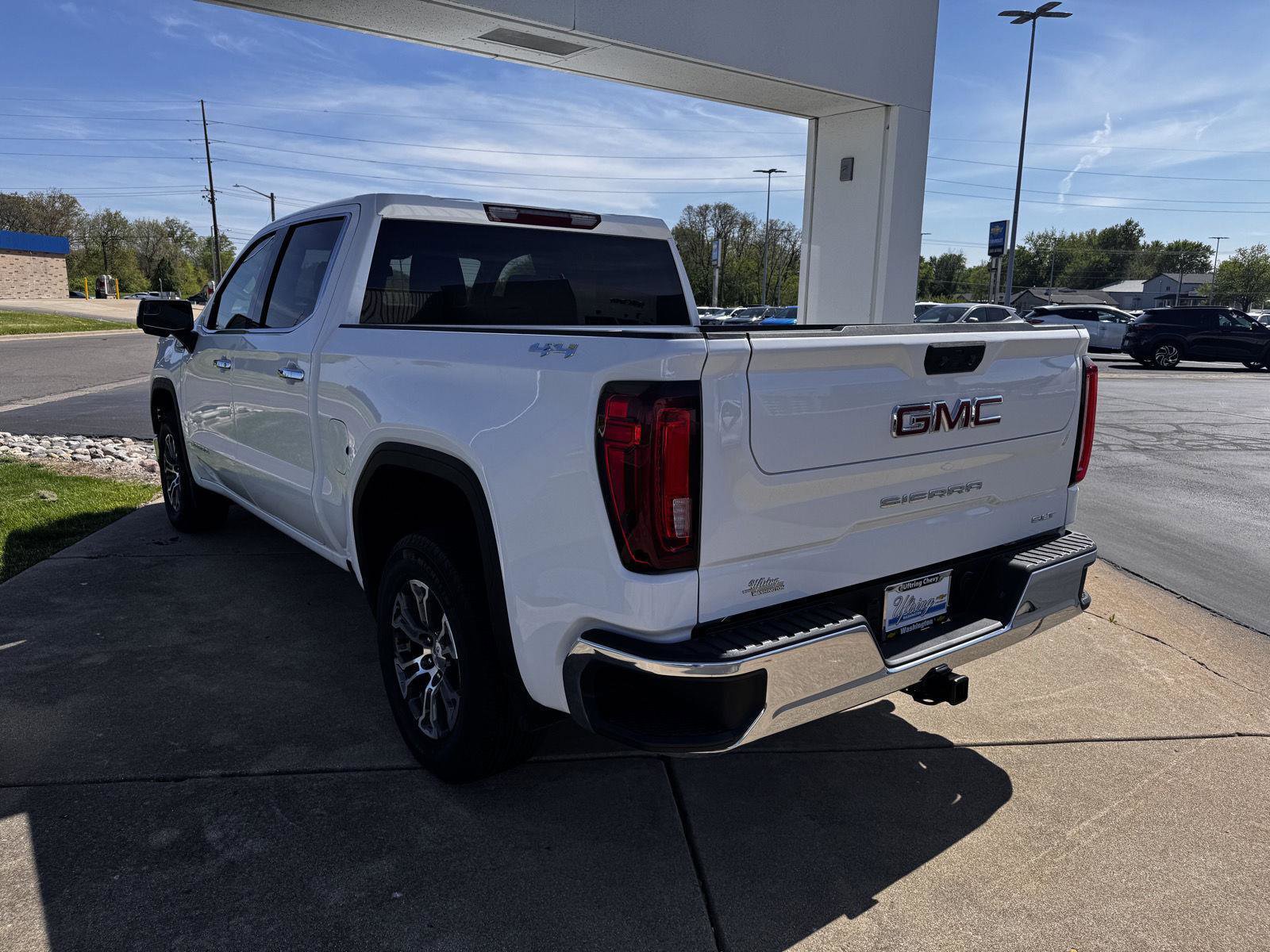 Used 2025 GMC Sierra 1500 SLT AWD/4WD image 4