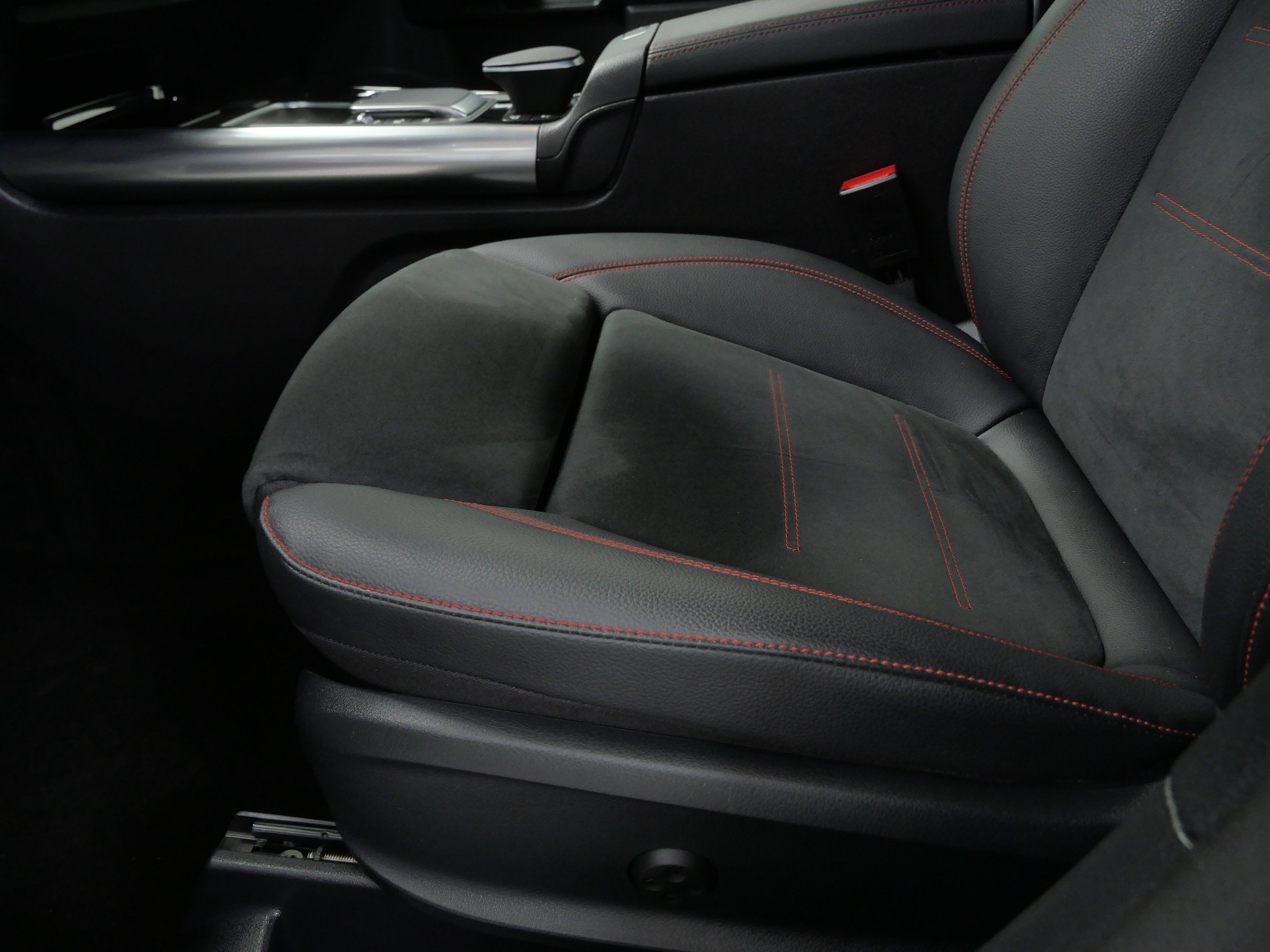 Certified 2023 Mercedes-Benz GLA 35 AMG 4MATIC image 11
