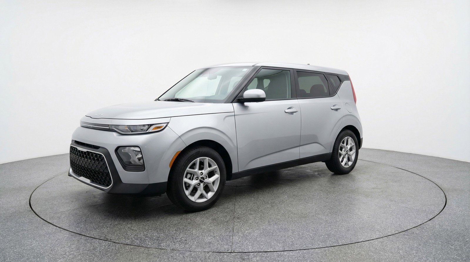 Used 2025 Kia Soul LX w/ LX Technology Package image 3