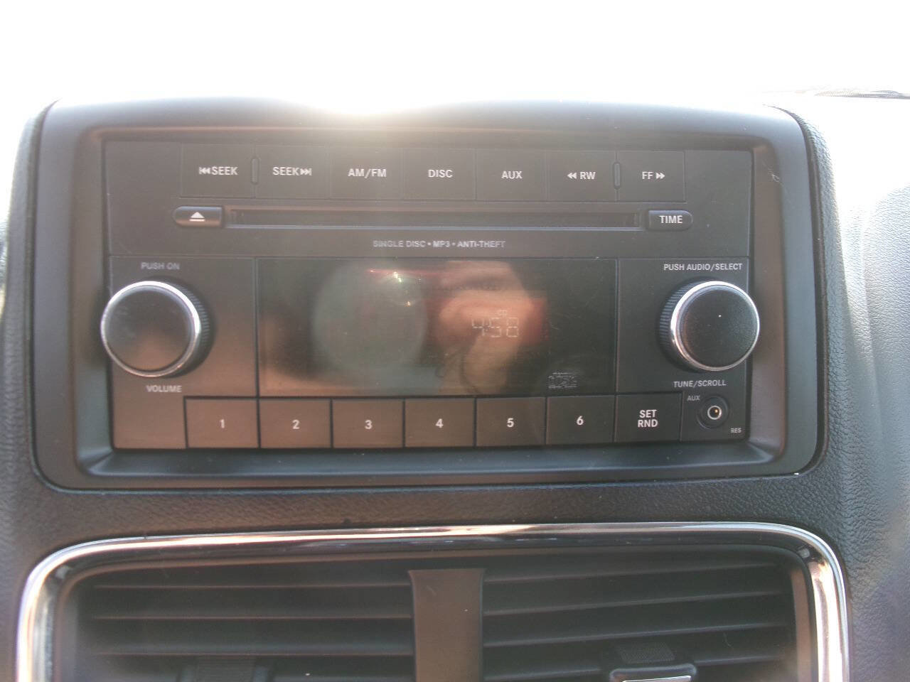 Used 2013 Dodge Grand Caravan SE image 16