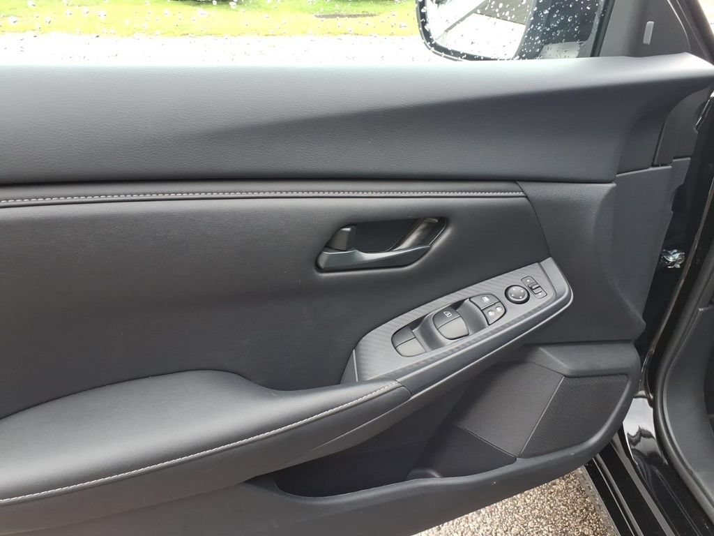 Used 2025 Nissan Sentra S FWD image 15