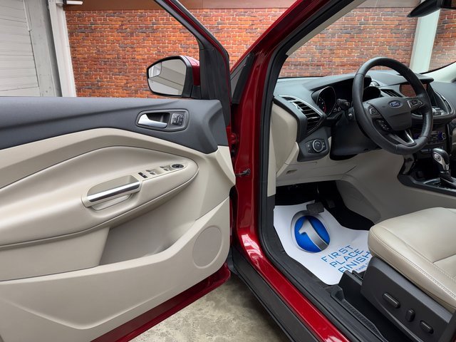 Certified 2018 Ford Escape Titanium image 9