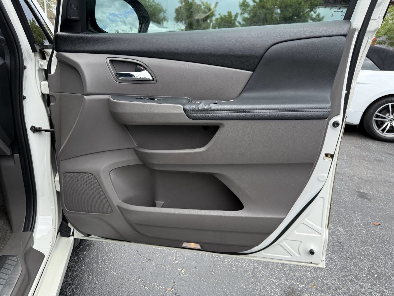 Used 2015 Honda Odyssey Touring Elite image 33
