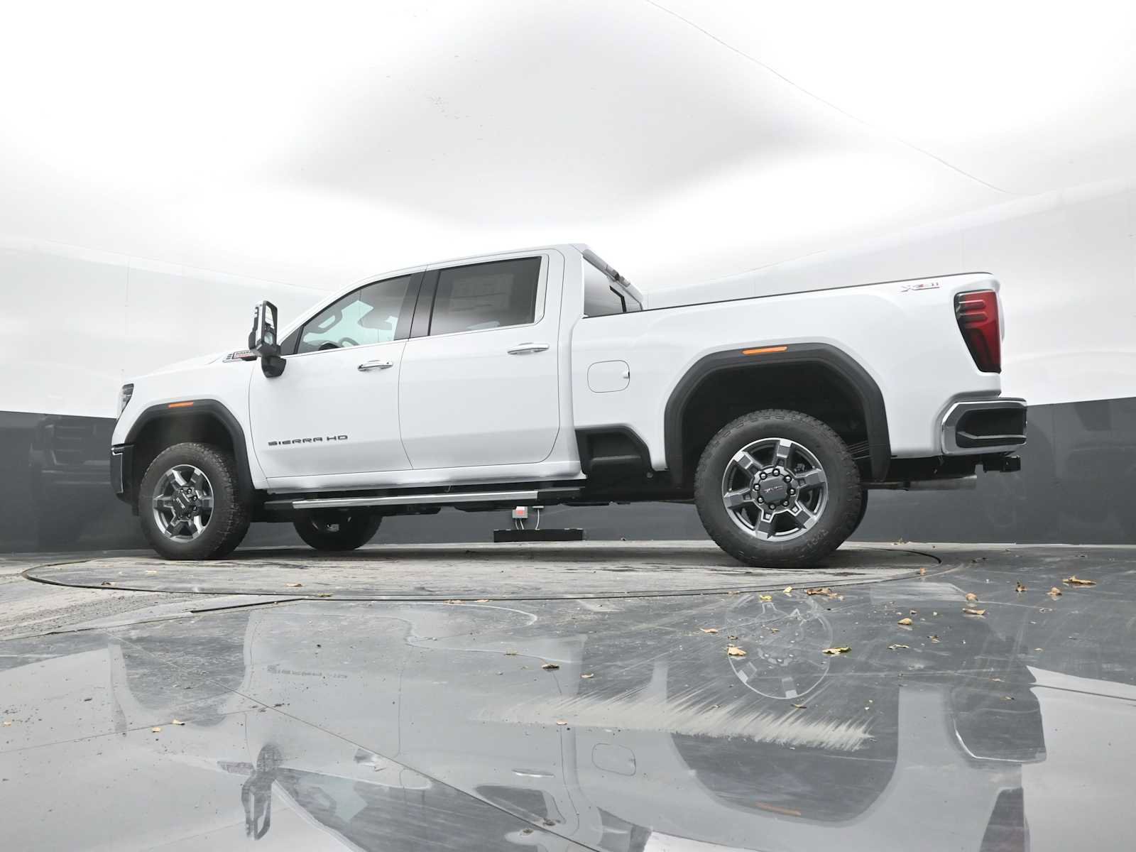 New 2026 GMC Sierra 2500 SLT w/ SLT Premium Package image 43