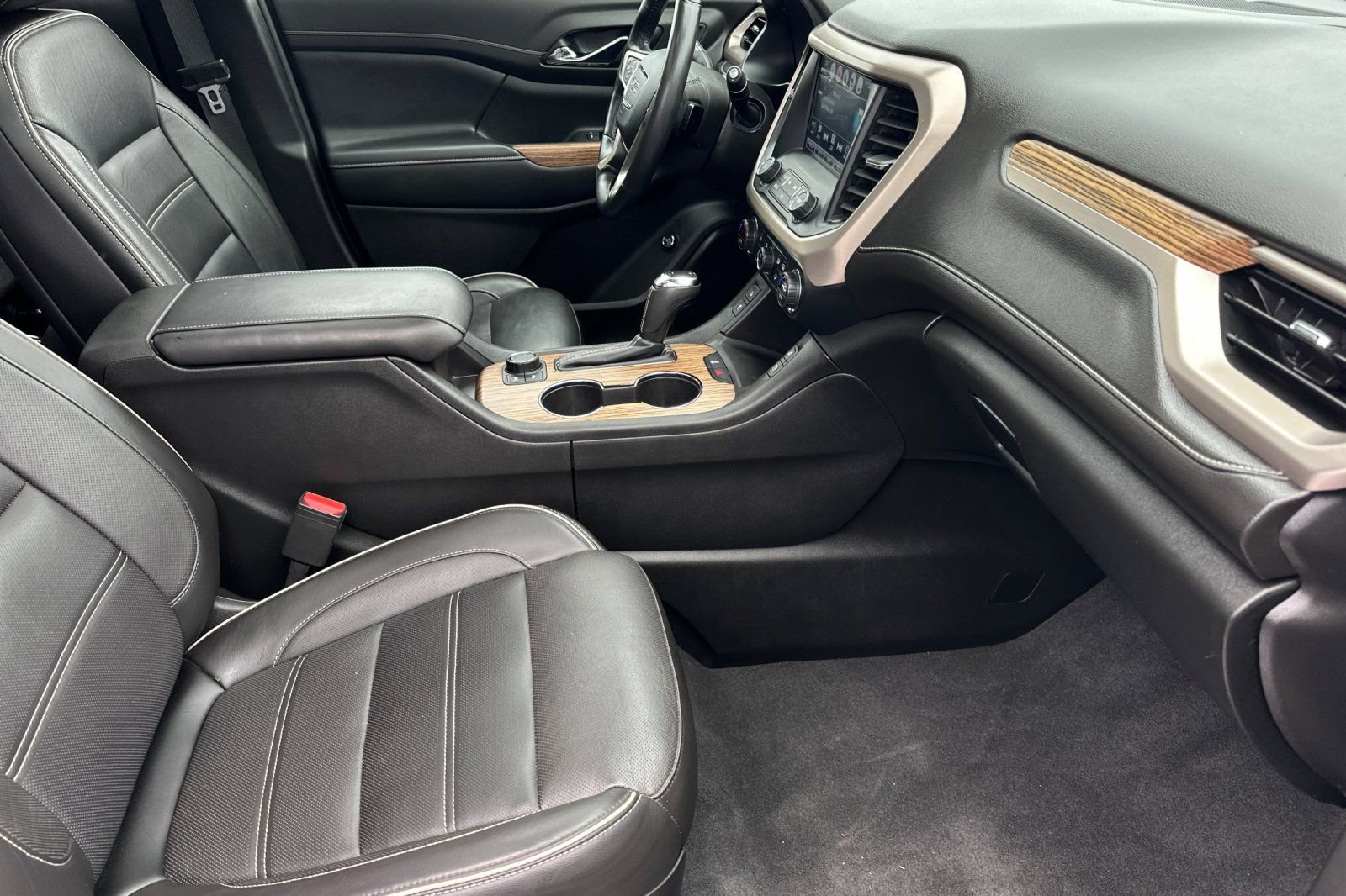 Used 2019 GMC Acadia Denali w/ Technology Package AWD/4WD image 15
