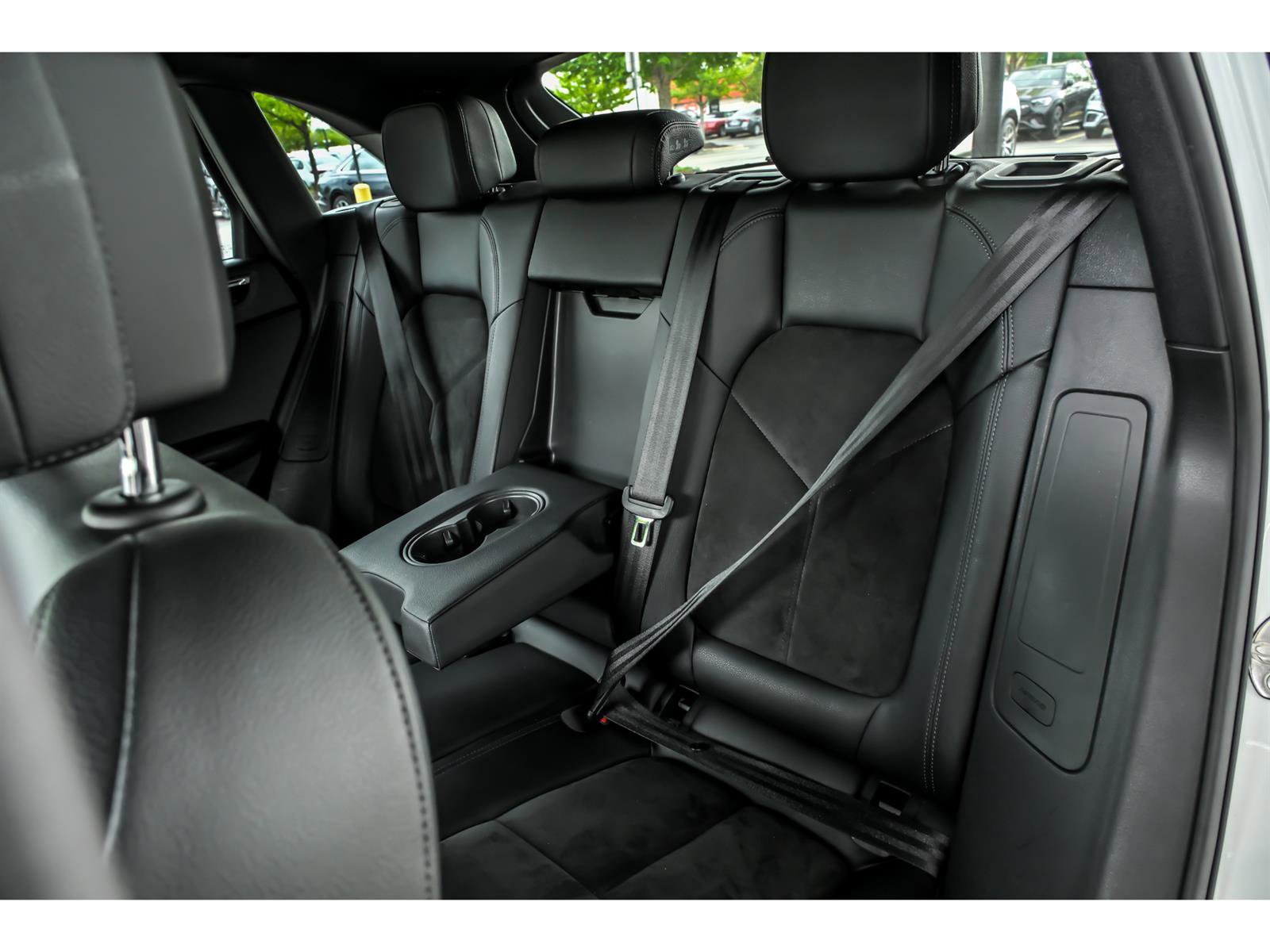 Used 2018 Porsche Macan AWD/4WD image 13
