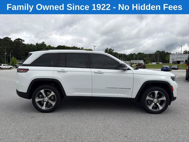 Certified 2022 Jeep Grand Cherokee Limited 4xe w/ Luxury Tech Group II AWD/4WD image 8