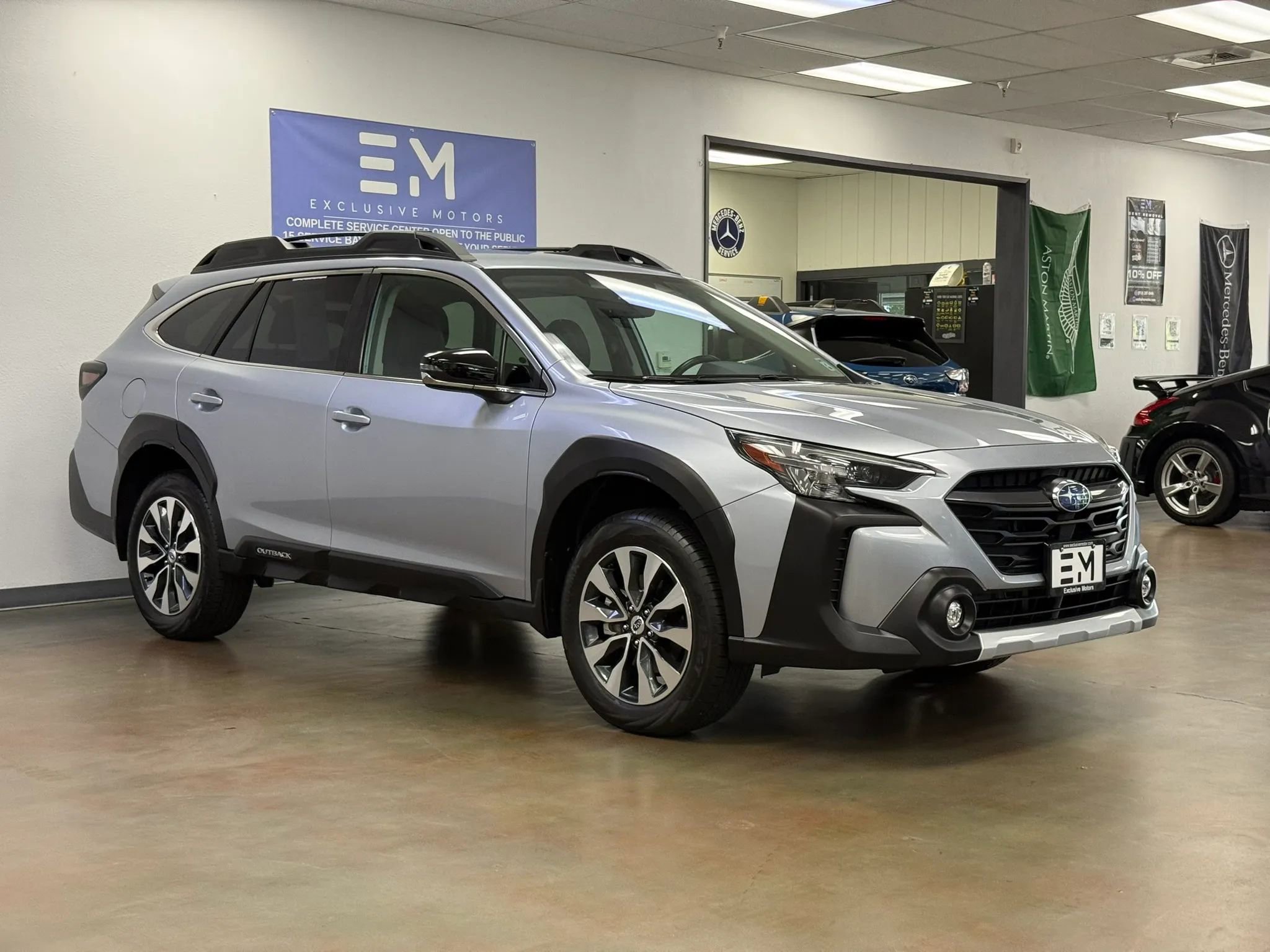 Used 2023 Subaru Outback Limited w/ Popular Package #2 AWD/4WD image 2