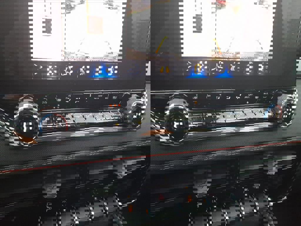 Used 2025 Chevrolet Colorado Z71 w/ Technology Package image 20