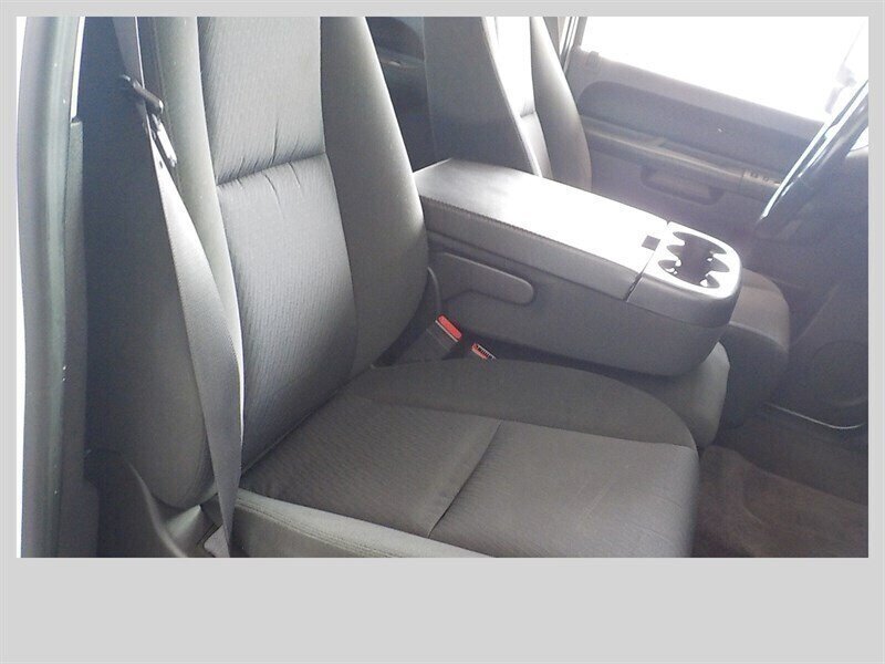 Used 2011 Chevrolet Silverado 2500 LT AWD/4WD image 35