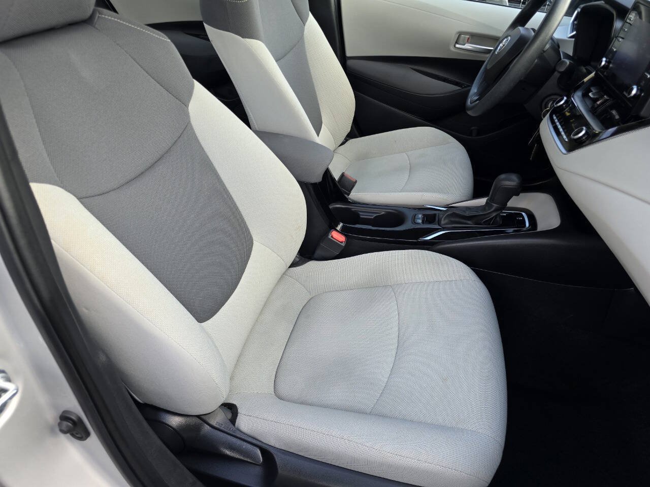 Used 2021 Toyota Corolla L w/ Carpet Mat Package (TMS) FWD image 23