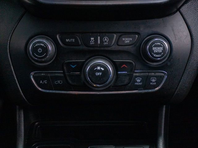 Used 2020 Jeep Cherokee Latitude image 14